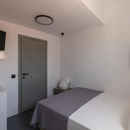 Apartment Alexandros Suites, Mykonos Town, With Shared Rooftop Terrace *